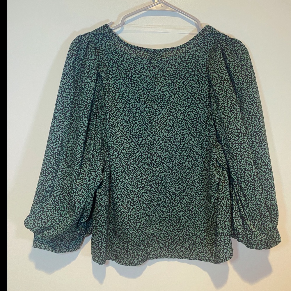 NWT: a new day top - Picture 3 of 3